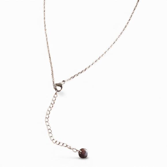 Elegant Green Heart Pendant Necklace – Silver Tone – Adjustable 16” + 2” - Picture 5 of 8